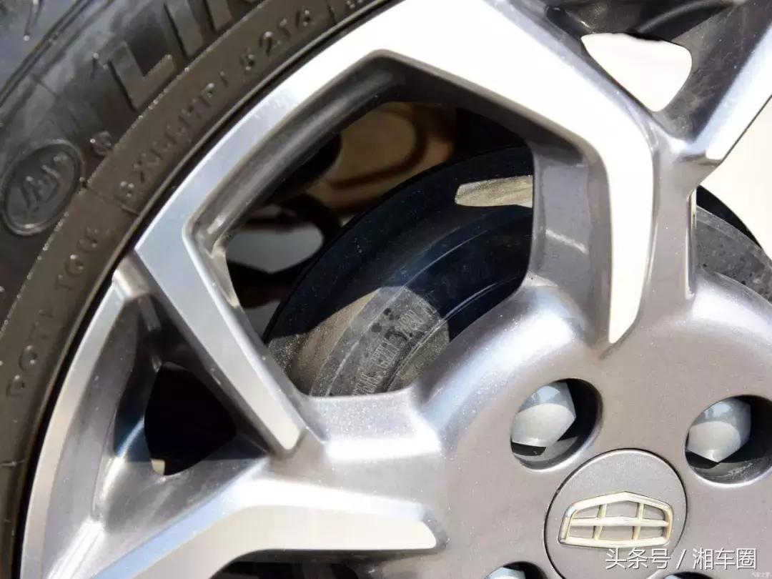 年轻人的第一台车吉利,年轻人第一辆车推荐suv油耗低