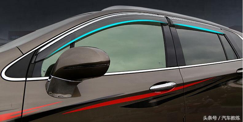 晴雨挡装前面好还是装后面好,晴雨挡好不好装