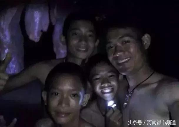 泰国救援13名足球队员纪录片,极限救援救孩子后续救活了吗