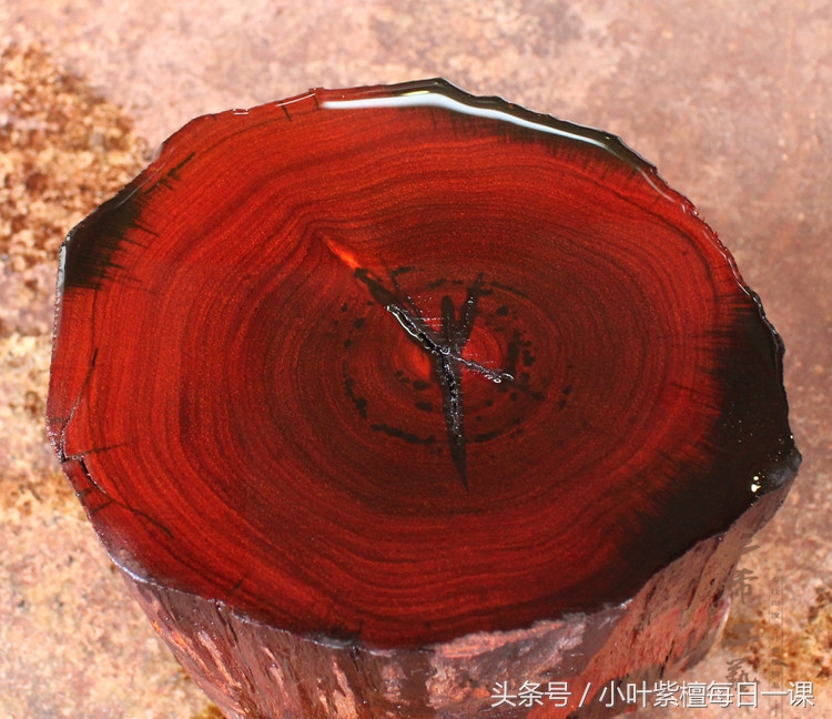 小叶紫檀买的时候是黑的,小叶紫檀买假了能退吗