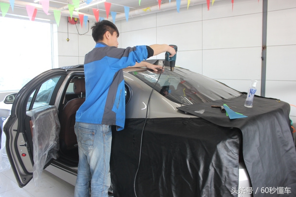 车窗贴哪种膜不违规,汽车车窗贴膜会被交警查吗