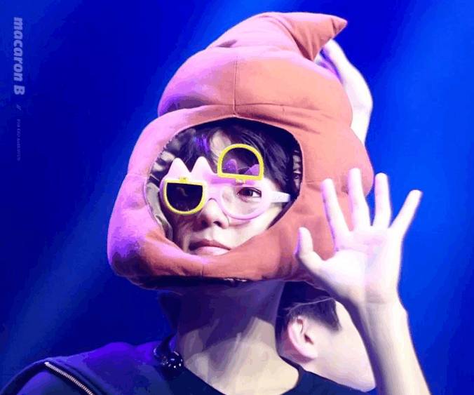 爱丽给边伯贤钱,朴灿烈边伯贤爱丽