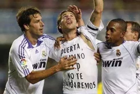 当他脱了球衣,除了肌肉,还有柔情