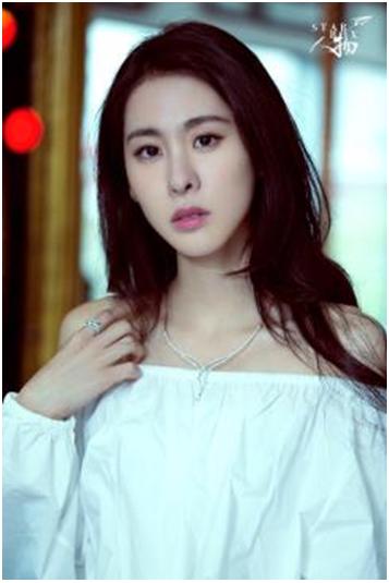 戴铂金珠宝的明星,明星铂金项链佩戴效果