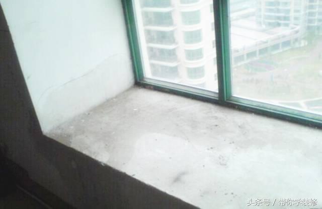 飘窗顶部漏水怎么刷防水,飘窗漏水该怎么高空处理呢