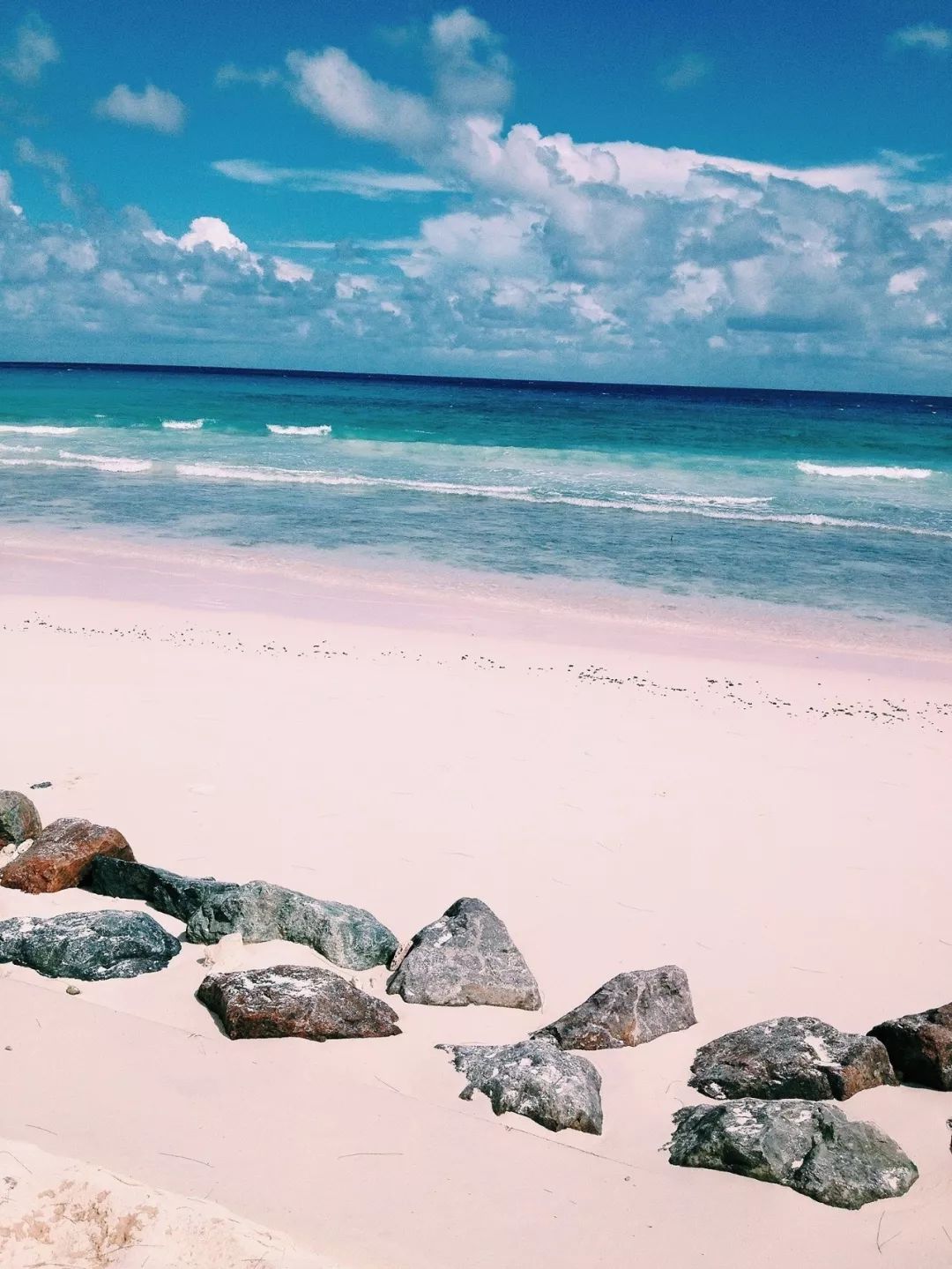 左脚北半球右脚南半球的国家,右脚在南半球左脚在北半球