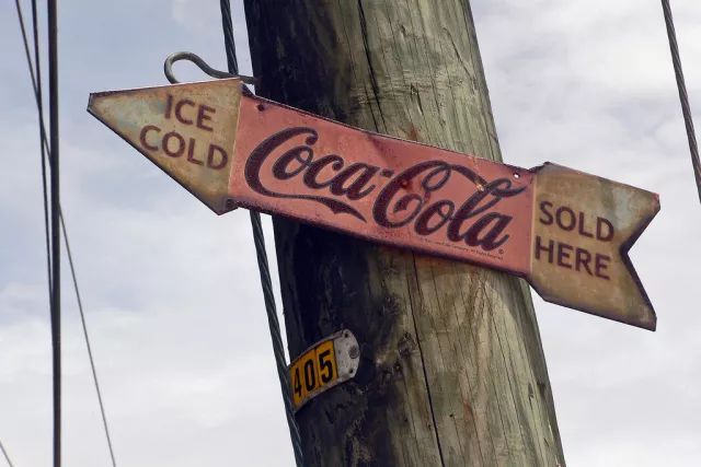 左脚北半球右脚南半球的国家,右脚在南半球左脚在北半球