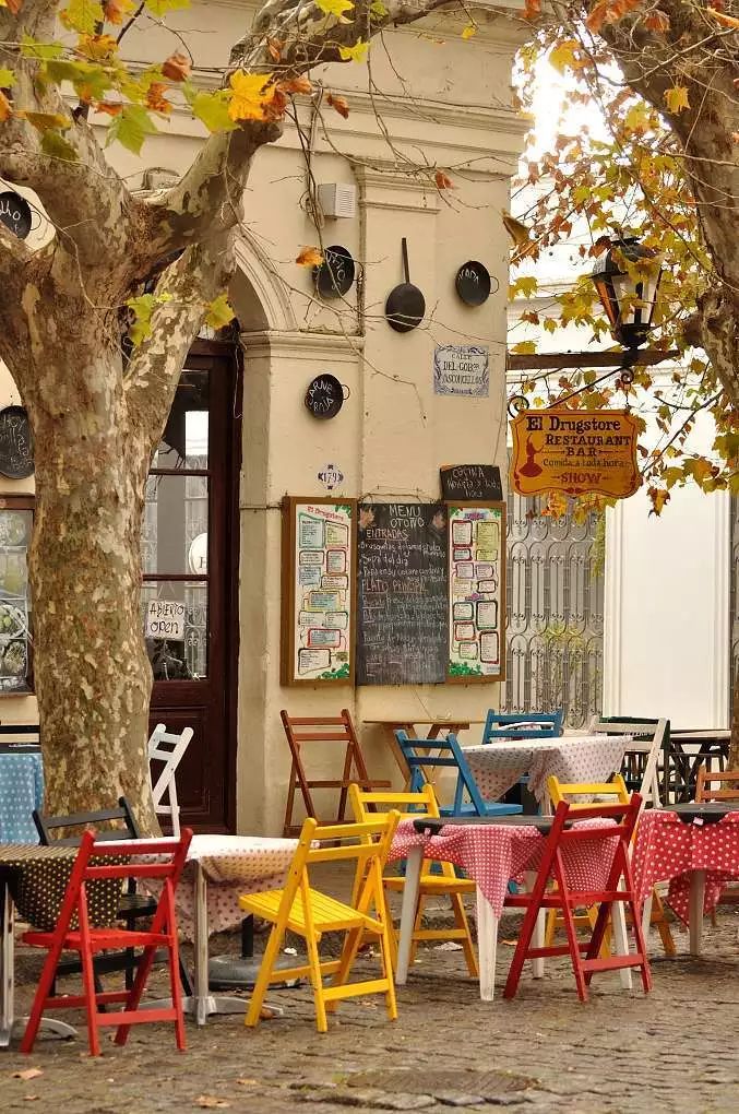 左脚北半球右脚南半球的国家,右脚在南半球左脚在北半球