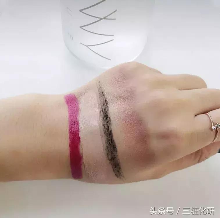 抖音比较火的卸妆水,抖音推荐的卸妆水