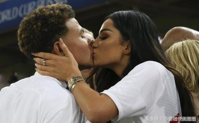 英格兰女球迷疯狂庆祝,英格兰女球迷庆祝胜利