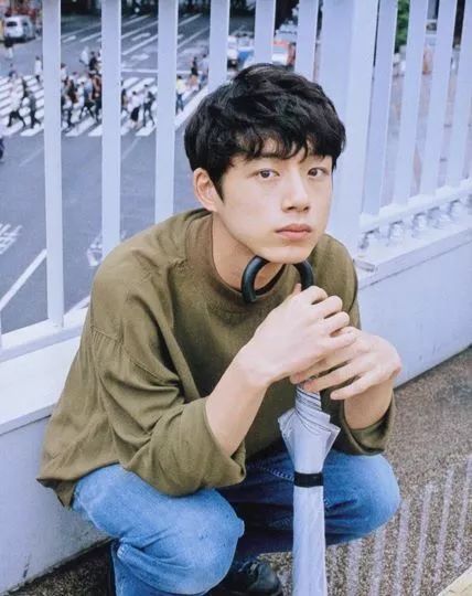 男生海边拍照如何摆pose,双人男生拍照pose姿势大全