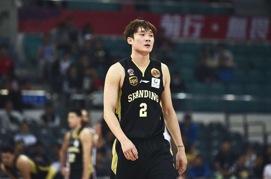 易建联领衔中国男篮最新名单,18年cba全明星采访易建联赵继伟