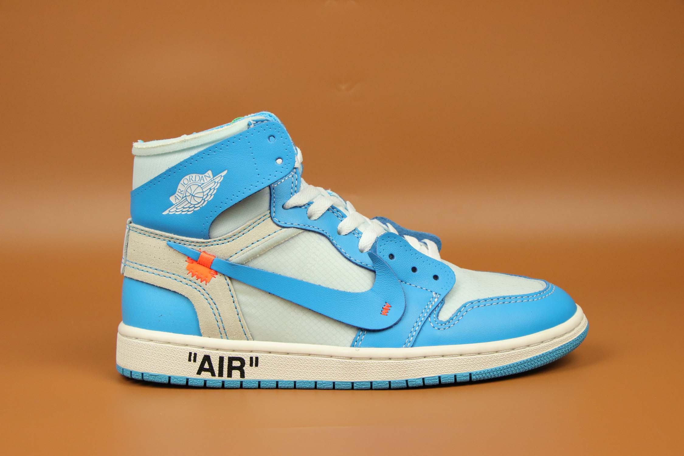 aj1北卡蓝联名ow什么皮面的,ow联名aj1北卡蓝明星穿搭