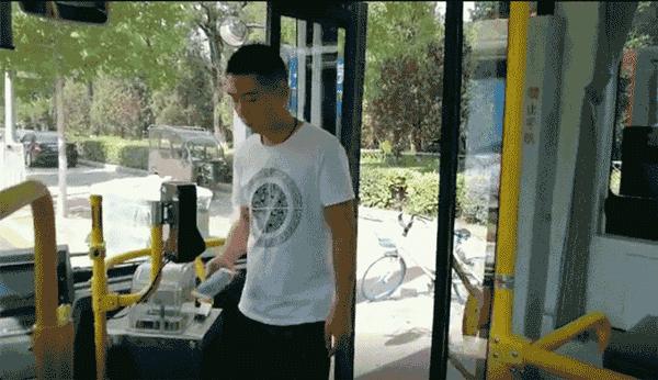 坐公交车不用手机怎么支付,坐公交可以不用乘车码