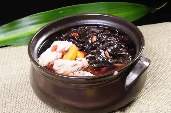 女人老是腰胀酸是怎么回事,女人总是腰酸胀是怎么回事