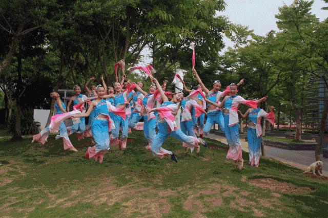 玩泥巴、踢球、跳舞也能上大学，海沧这中学咋这么有特点？