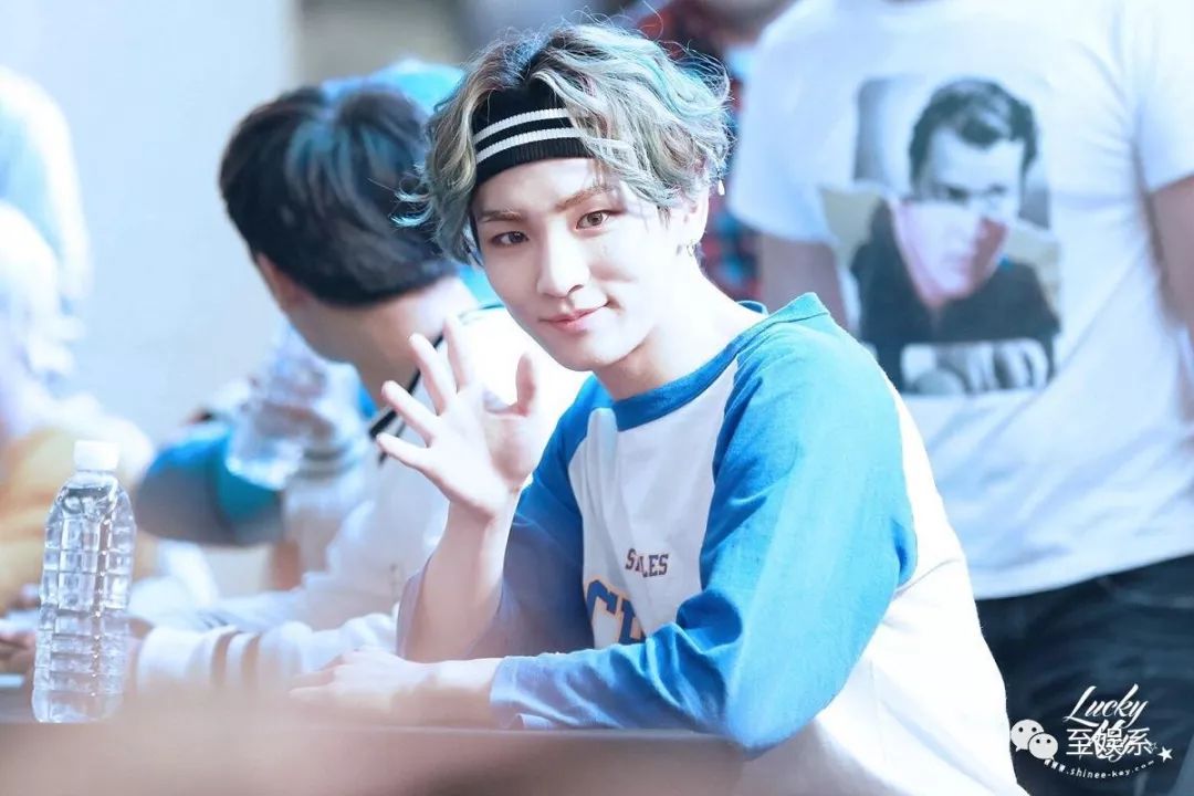 上海gay吧玩两晚！刘亚仁是弯的吗？宋慧乔可能早就透露了线索……