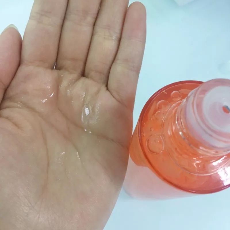 特别多的黑头毛孔也特别大怎么办,黑头最烦人的问题