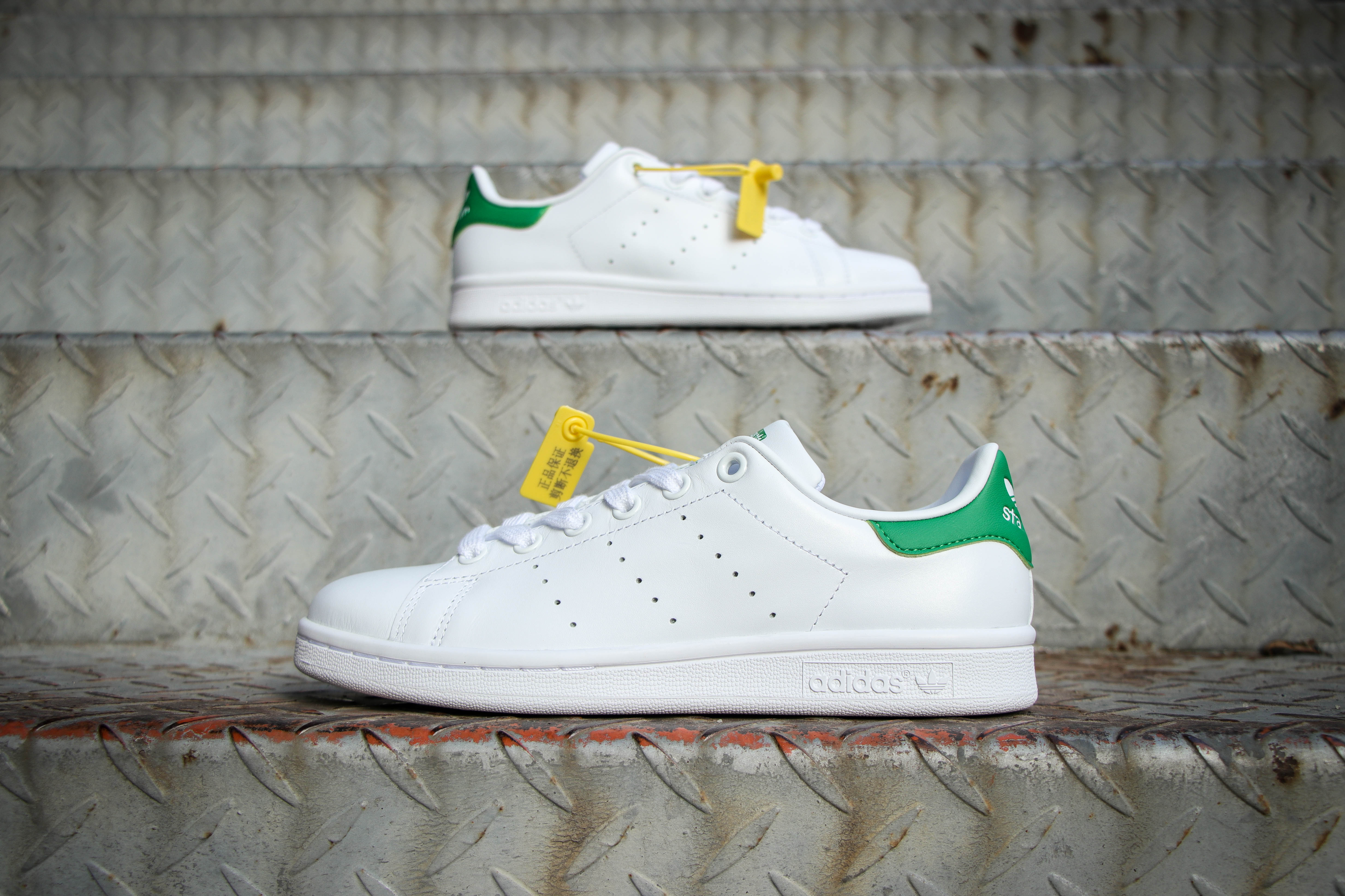 阿迪达斯斯坦史密斯哪款经典,小白鞋阿迪达斯高配