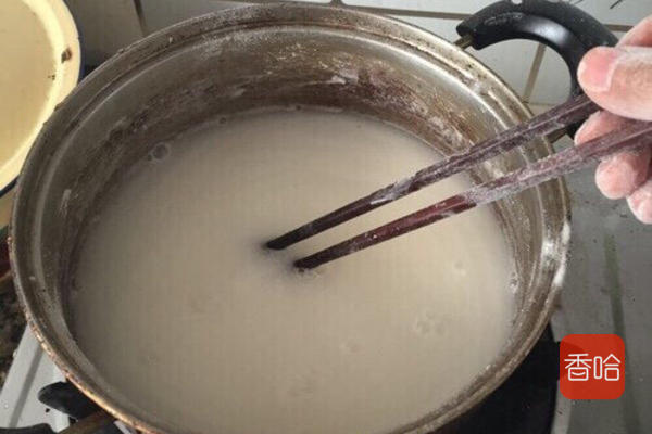 自制韩国泡菜家常做法,韩国泡菜腌葱的制作方法