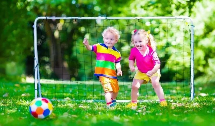 孩子越淘气越聪明吗,越动越聪明