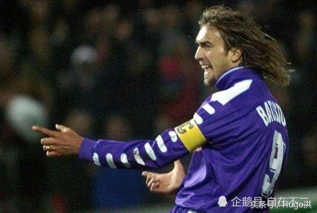 内马尔经典进球挑球过人展现天赋,内马尔的绝招