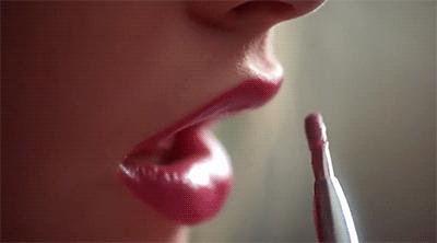 唇周有一圈黑,唇边一圈黑是什么原因