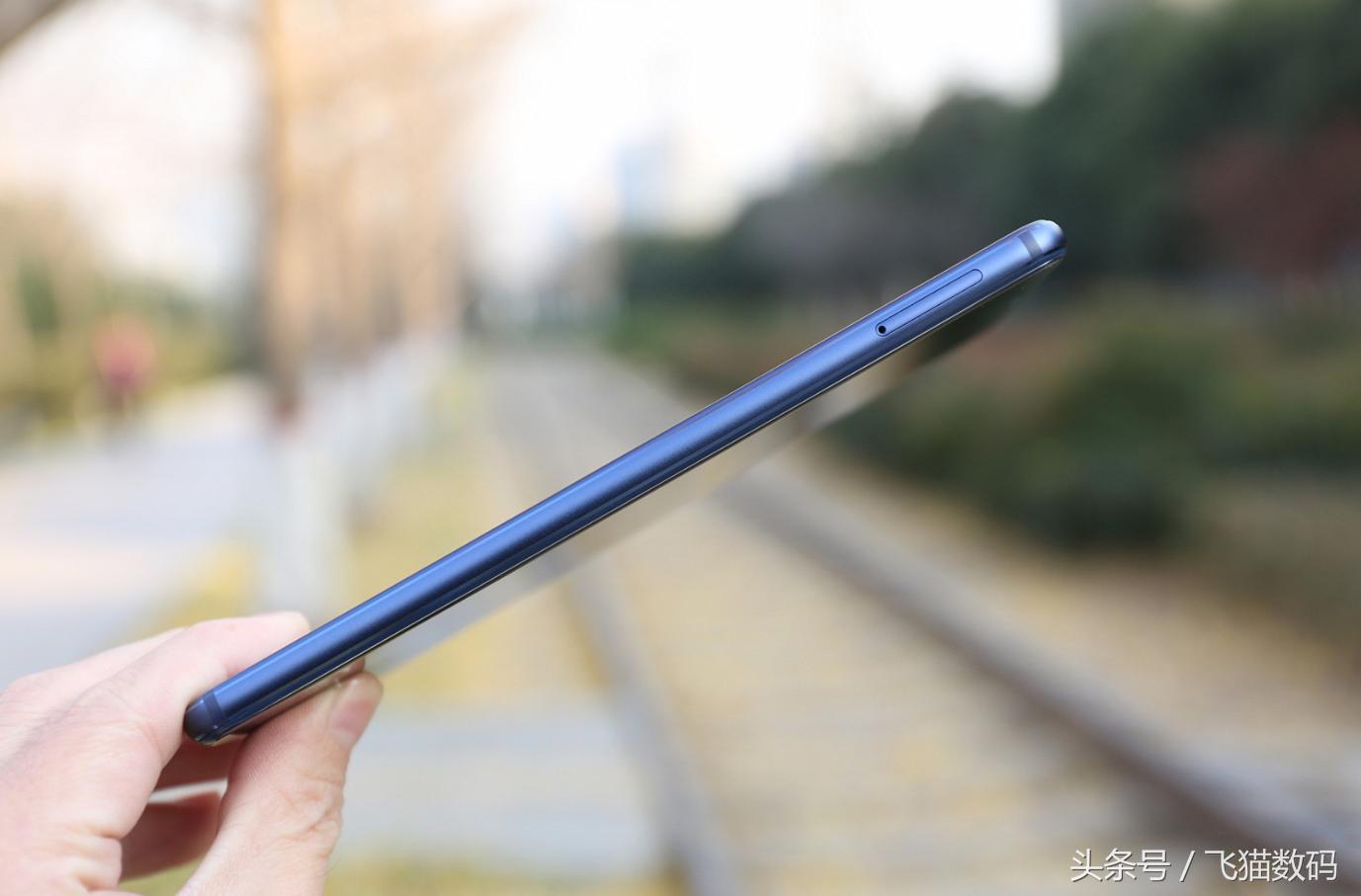 华为最漂亮的两款千元机，其中一款4G+64GB刘海屏仅1399！