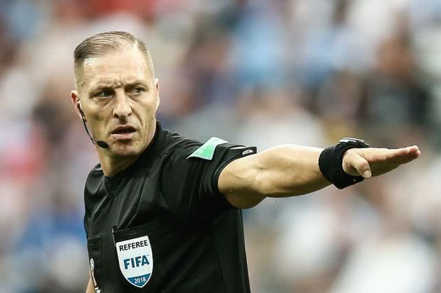 足球助理裁判对比赛是否有判罚权,足球主裁判的15个职责