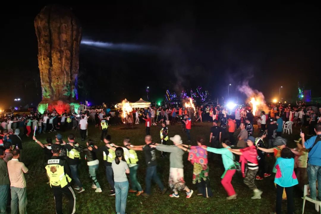 伊春露营大会直播,第二届伊春森林冰雪欢乐节开幕式