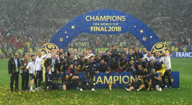 名嘴批判国足,名嘴热议国足惨败