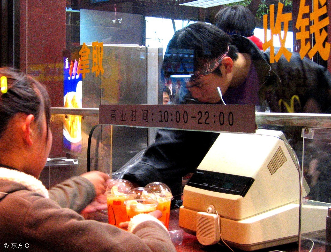 做餐饮自己创立品牌好还是加盟好,加盟和自主开店哪个好