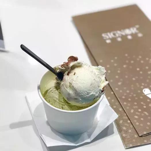 只活5分钟的短命冰激凌，花椒味PK咸蛋黄味，谁更好吃？