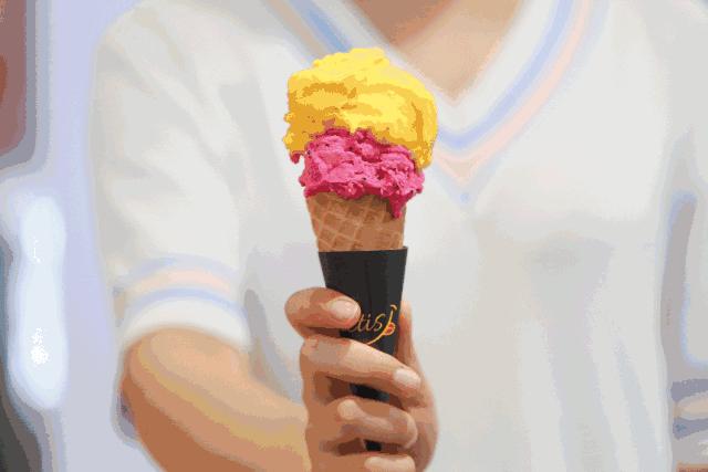 只活5分钟的短命冰激凌，花椒味PK咸蛋黄味，谁更好吃？