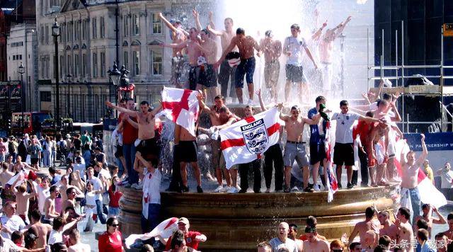 足球虽然没能回家,但英国人早就把夺冠巡游路线准备好了