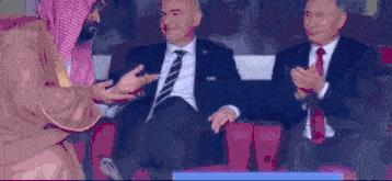 翻滚，慌的一比，点球，VAR，这注定是一届话题性十足的世界杯