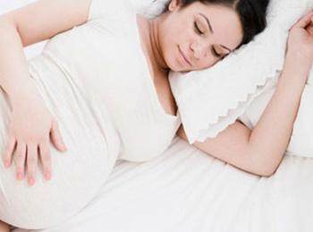 怀孕后，准妈妈身上这四种味道会越来越明显，有时候很尬尴