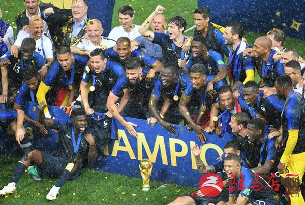 法国队博格巴姆巴佩,博格巴直塞姆巴佩欧洲杯