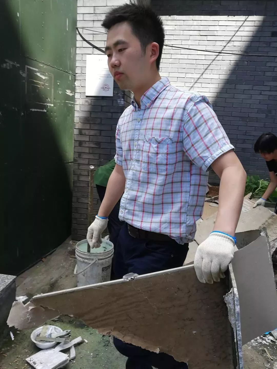 今天，有人在馒头山社区玩起了“快闪”……