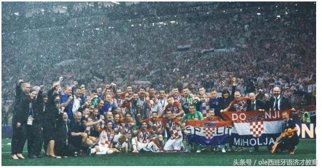 莫德里奇金球世界足球先生,18年金球奖莫德里奇回怼c罗