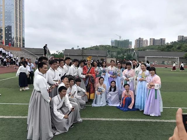 不啰嗦,请看观一中林东中学高中部报到流程!