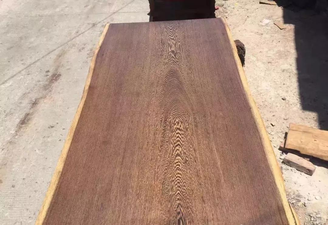 红木家具鸡翅木颜色,红木里鸡翅木排第几