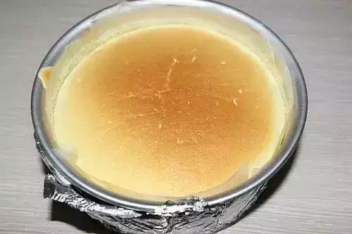 巴斯特乳酪蛋糕开裂是怎么回事,轻乳酪蛋糕为什么要裂口
