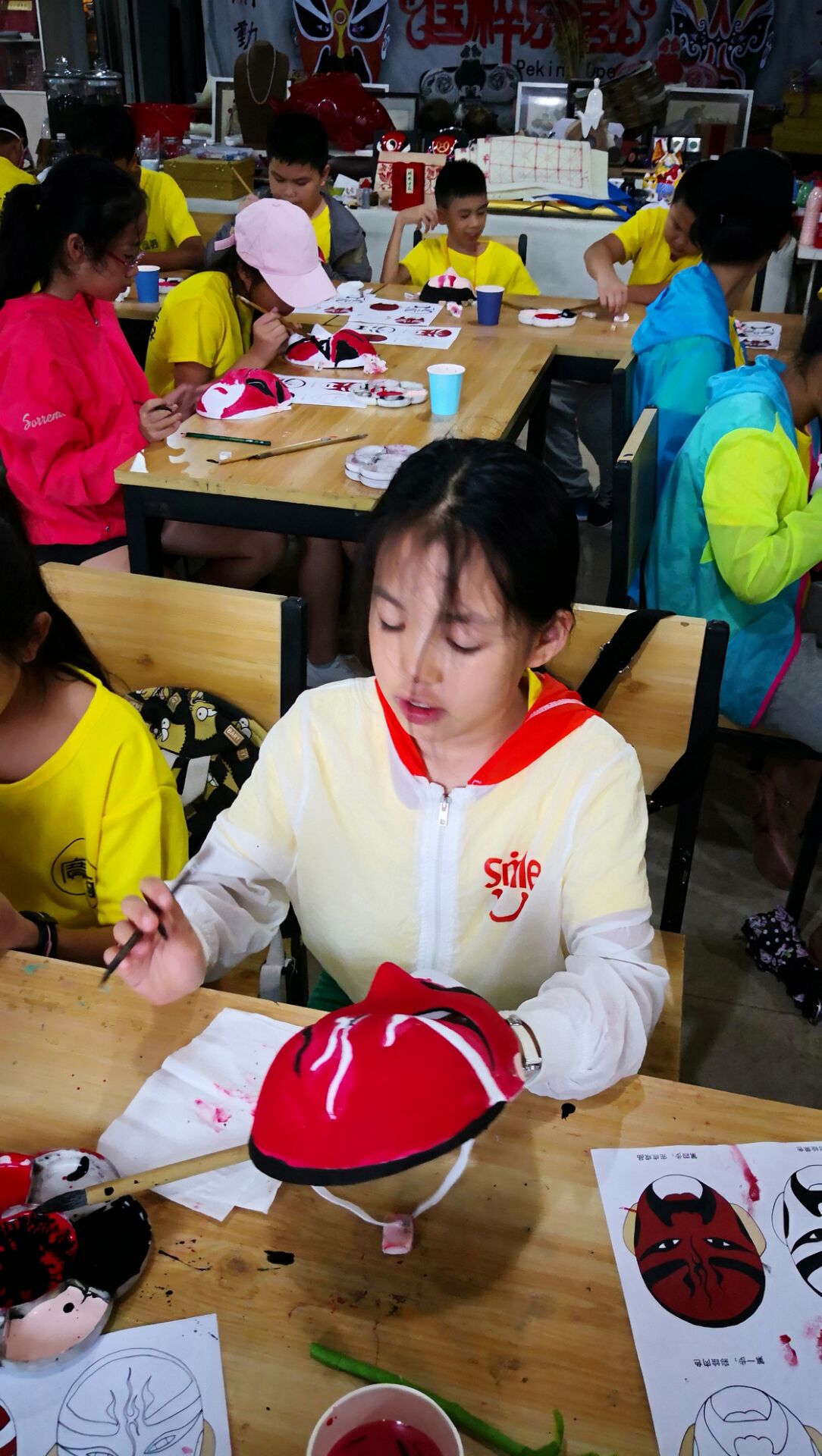 中国传统文化京剧旦角脸谱简笔画,幼儿园中国传统文化脸谱主题墙