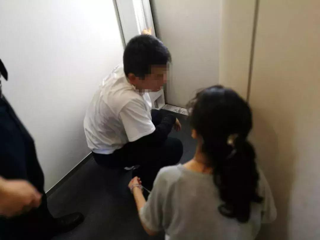 高速上肾结石发作,肾结石发作后倒立