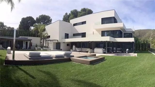 四大足球巨星的豪宅,足球巨星顶级豪宅