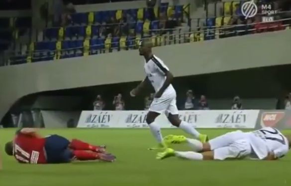 足坛史上十大恶意犯规,世界足坛最惨无人道的四次犯规