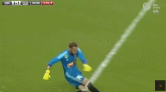 足坛史上十大恶意犯规,世界足坛最惨无人道的四次犯规