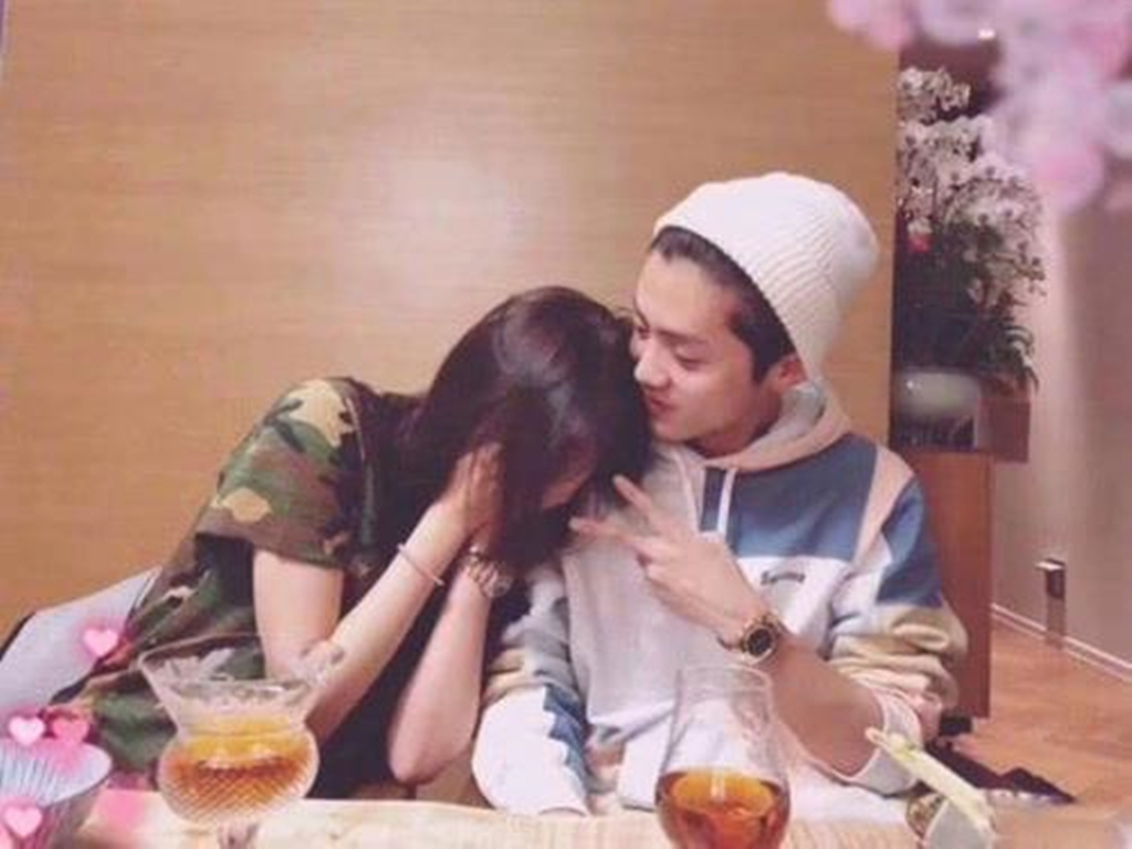 鹿晗关晓彤甜蜜暴击接吻花絮,鹿晗关晓彤吻戏暴哭