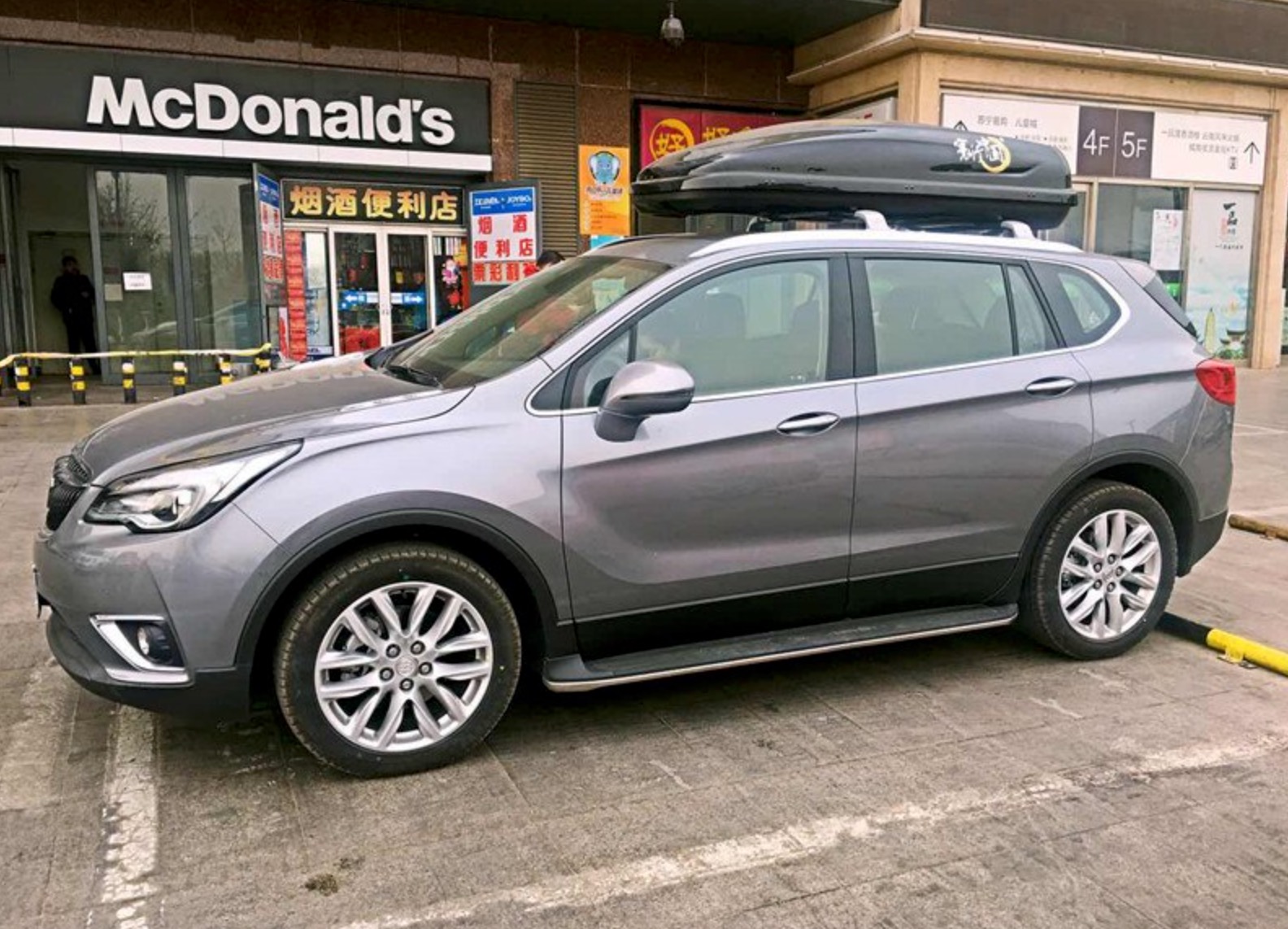 别克昂科威车主用车分享:有钱还得上2.0T,车内空间表现令人满意